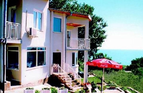 Varna Villa | Large luxury furnished villa with pool, on the beach side .