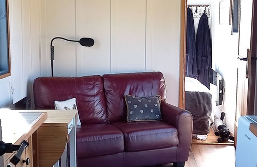 Stockton-on-Tees Cabin | Large Luxury self contained shepherd's hut with elevated deck
