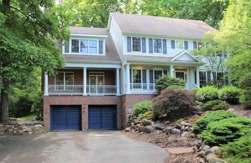 Ann Arbor House | Large, Luxury Getaway in Charming Upscale Dixboro Neighborhood
