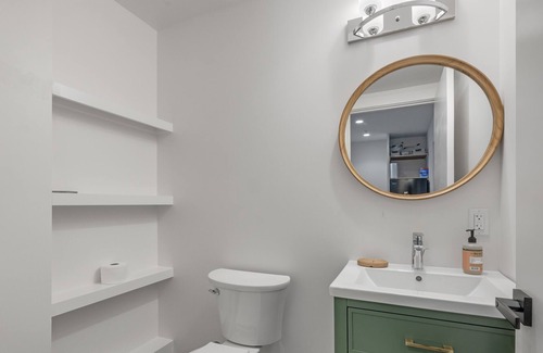 Cow Hollow Apartment | Large Marina full furnished 1 bed. 99% walk score