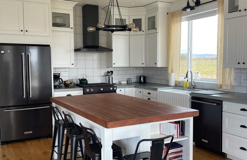 Ellensburg House | Large Modern Farmhouse -Country living at it's finest!