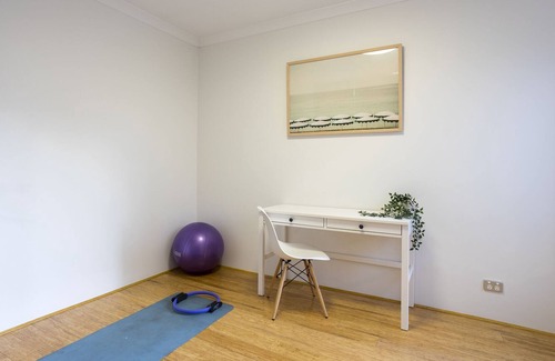 Scarborough House | Large Modern Home close to Scarborough Beach