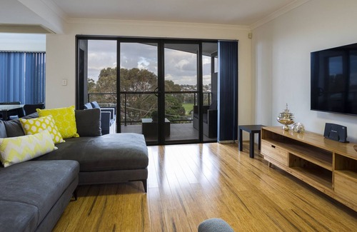 Scarborough House | Large Modern Home close to Scarborough Beach