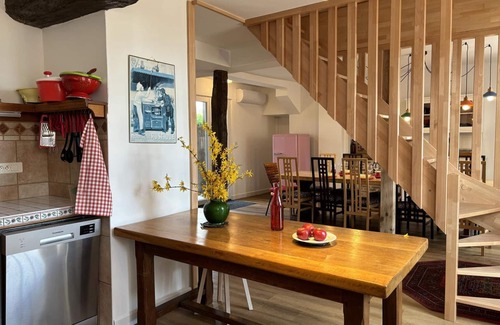 Trezelles Cottage | Large modern house for 12, garden, pets allowed