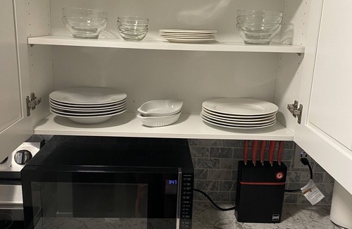 Prince George House | Large Modern pet Friendly Suite With Central A/C
