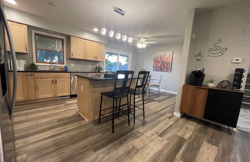 West Omaha House | Large, modern, spacious and clean 6-bedroom house in desirable West Omaha.