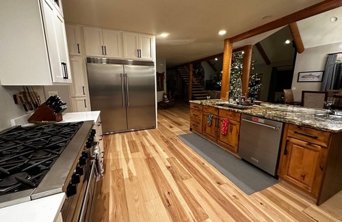 Bozeman Other | Large Mountain Farmhouse and Party Barn Event Venue-Gorgeous Views
