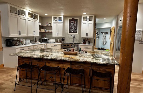 Bozeman Other | Large Mountain Farmhouse and Party Barn Event Venue-Gorgeous Views
