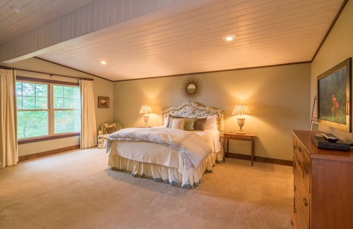 Boone Cabin | Large Mountain Home with Multi-Mile Views