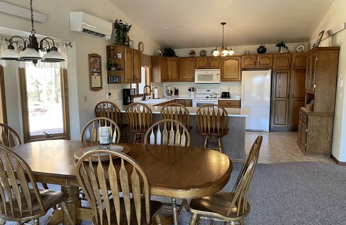Rapid City House | ✶Large Mountain Top Home W/Scenic Deck Near Mt Rushmore✶
