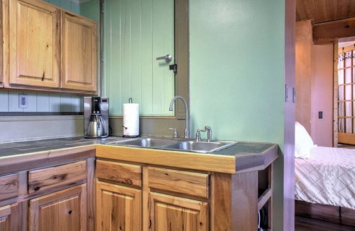 Swannanoa Apartment | Large Mountain Views Hiking 25Mins to DT A-Ville Nature Emersion Deck