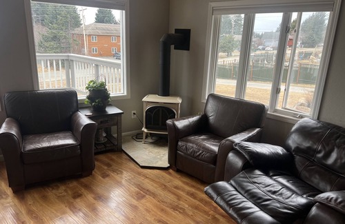 Homer House | Large multi family home in town with ocean and Mountain View’s