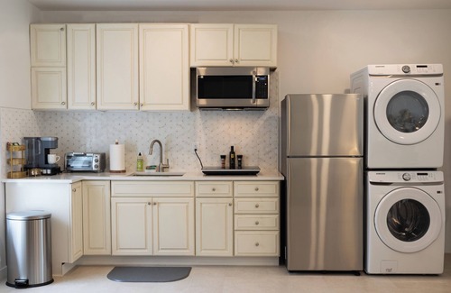 Naples Apartment | Large, Newly Built 1B Studio w/Patio, W&D