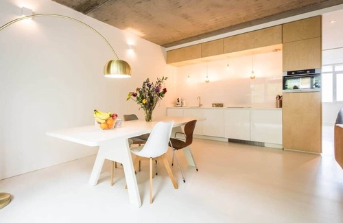 Westpoort Apartment | Large One-bedroom Apartment