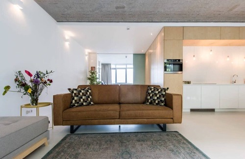 Westpoort Apartment | Large One-bedroom Apartment Comfort