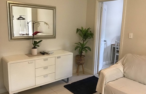 St Marys Bed & Breakfast | Large one bedroom Cottage in the heart of St Marys