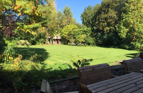 Ryther Cottage | Large open plan cottage in conservation village just outside York. 3 night deals