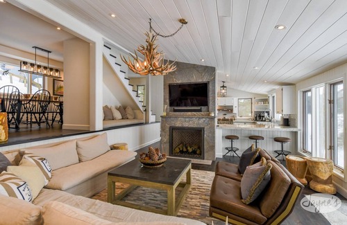 Lake of Bays Cottage | Large party Dock! Lush Luxury! Hot Tub! Sandy Beach! Southern Exposure!