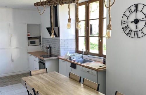 Loupeigne House | Large party house, family or EVJ/G Ideal for get-togethers.