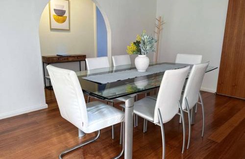 Wantirna South House | Large Peaceful 4 Bedroom Home