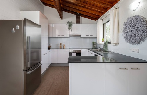 Callala Beach House | Large Pet Friendly house with pool