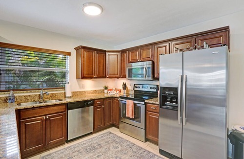 Naples Park House | Large Pool Home Perfect for Everyone – Minutes from Beaches and Restaurants
