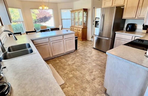 Prescott House | Large Prescott Home w/3-car Garage Central & Quiet
