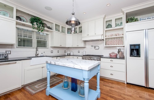 South Haven House | Large Private Beach on Coveted Golden Mile!