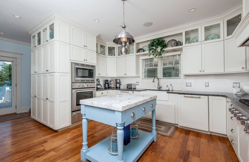 South Haven House | Large Private Beach on Coveted Golden Mile!