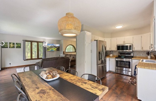 Crosslake Cabin | Large Private Lake Front Home w/space to entertain