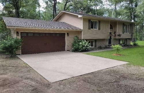 Crosslake Cabin | Large Private Lake Front Home w/space to entertain