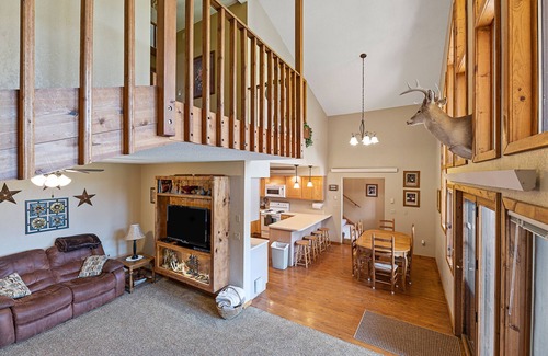 Lead House | Large private lot. Beautiful cabin with a stream and trout pond!