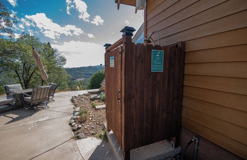 Lakehead House | Large Private Oasis with Pool/Hot tub in Beautiful Lakehead with Amazing Views