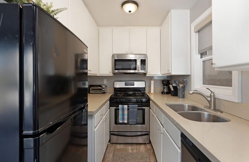 Central Mission Beach House | Large, Private Patio! 2BA/2 BA Mission Beach Home