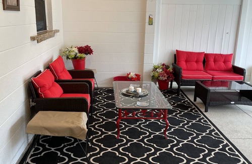 Bayshore Gardens House | Large Private Unit #1! Big yard and close to local beaches