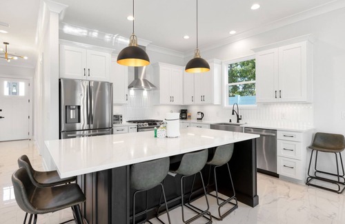 San Juan House | Large Private Pool - 4 Bikes - 4 Master Bedrooms