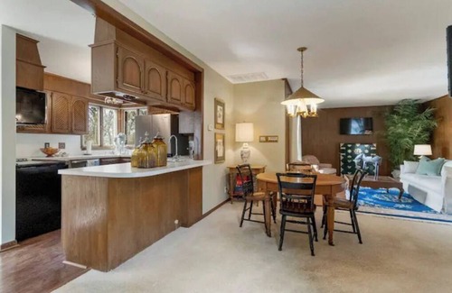 South Tulsa House | Large, Professionally Decorated French Style near Southern Hills with Pool