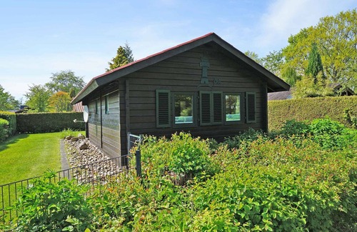 Damp House | Large property for the whole family - - with W-LAN fiber optic TV in the