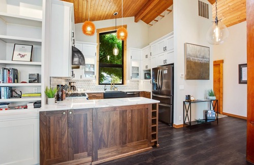 Coupeville House | Large property with 3 unique living spaces, hot tub, & community beach access