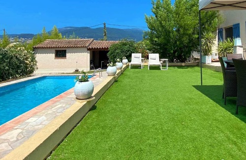 Le Plan-de-Grasse Villa | Large Provencal Villa w/pool & A/C in Grasse - near beaches of French Riviera
