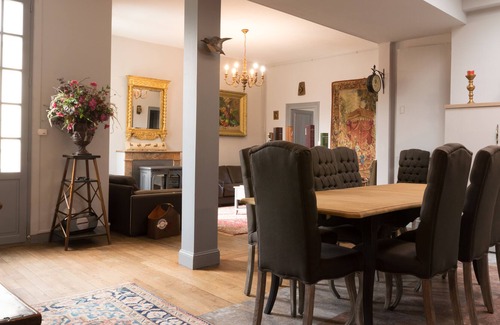 Montmorillon Apartment | Large renovated apartment downtown