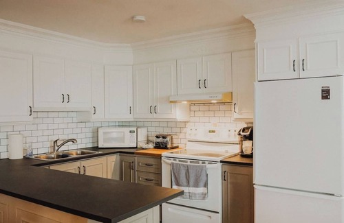 Chiasson Ski Chalet | Large renovated beachfront cottage