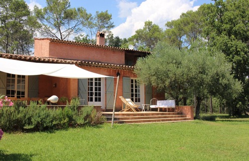 Entrecasteaux Villa | Large renovated country house with swimming pool, terraces, nature, peace and quiet, billiards, bowling green.