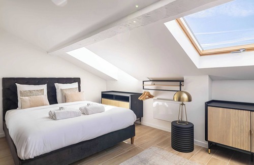 Prado - Republique Apartment | Large renovated studio - Bright - 1BR/4p