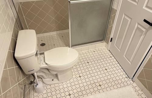 Winchester House | Large room with private bathroom