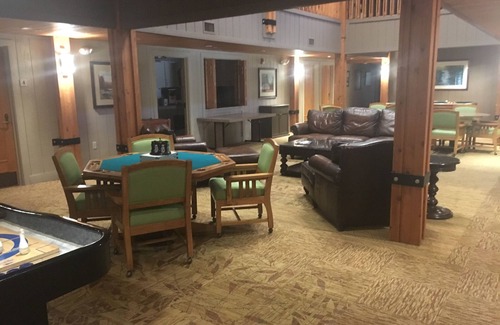 Tulsa Cabin | Large rustic lodge, sleeps 44. Only 12 minutes from downtown Tulsa