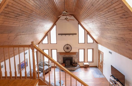 Bladensburg House | Large Rustic Retreat House with Hot Tub