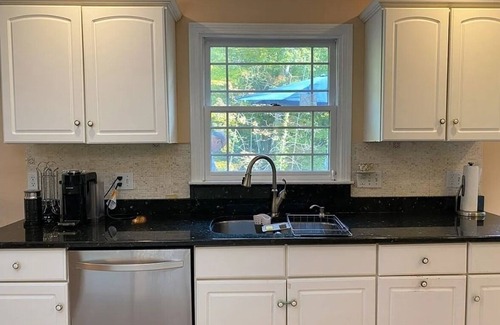 Andover House | Large Scenic Home, Safe Quite Neighborhood, 30 min to Boston, Nashua, Manchester