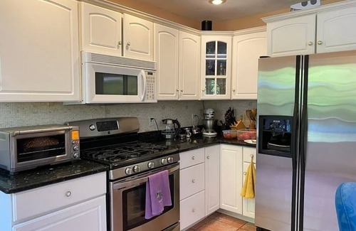 Andover House | Large Scenic Home, Safe Quite Neighborhood, 30 min to Boston, Nashua, Manchester