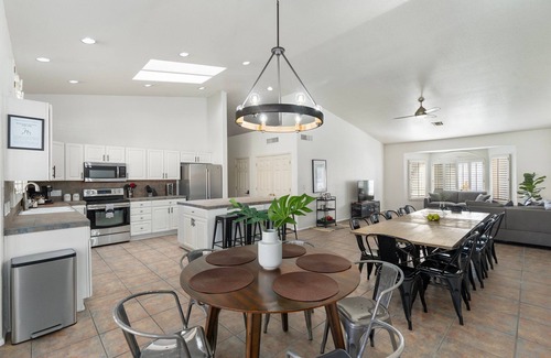 Paradise Park Vista House | LARGE Scottsdale Getaway! Heated Pool, Spa & Yard